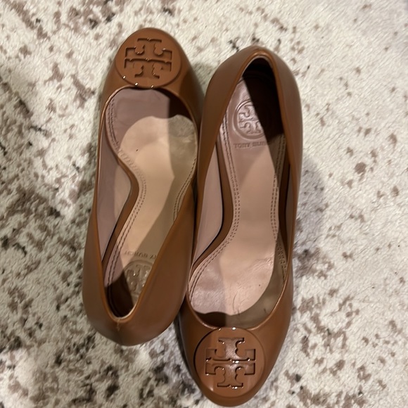 Brown Tory Burch block heel size 8M - Picture 3 of 4